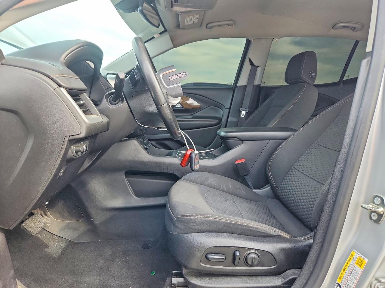 2018 GMC TERRAIN SLE photo 7