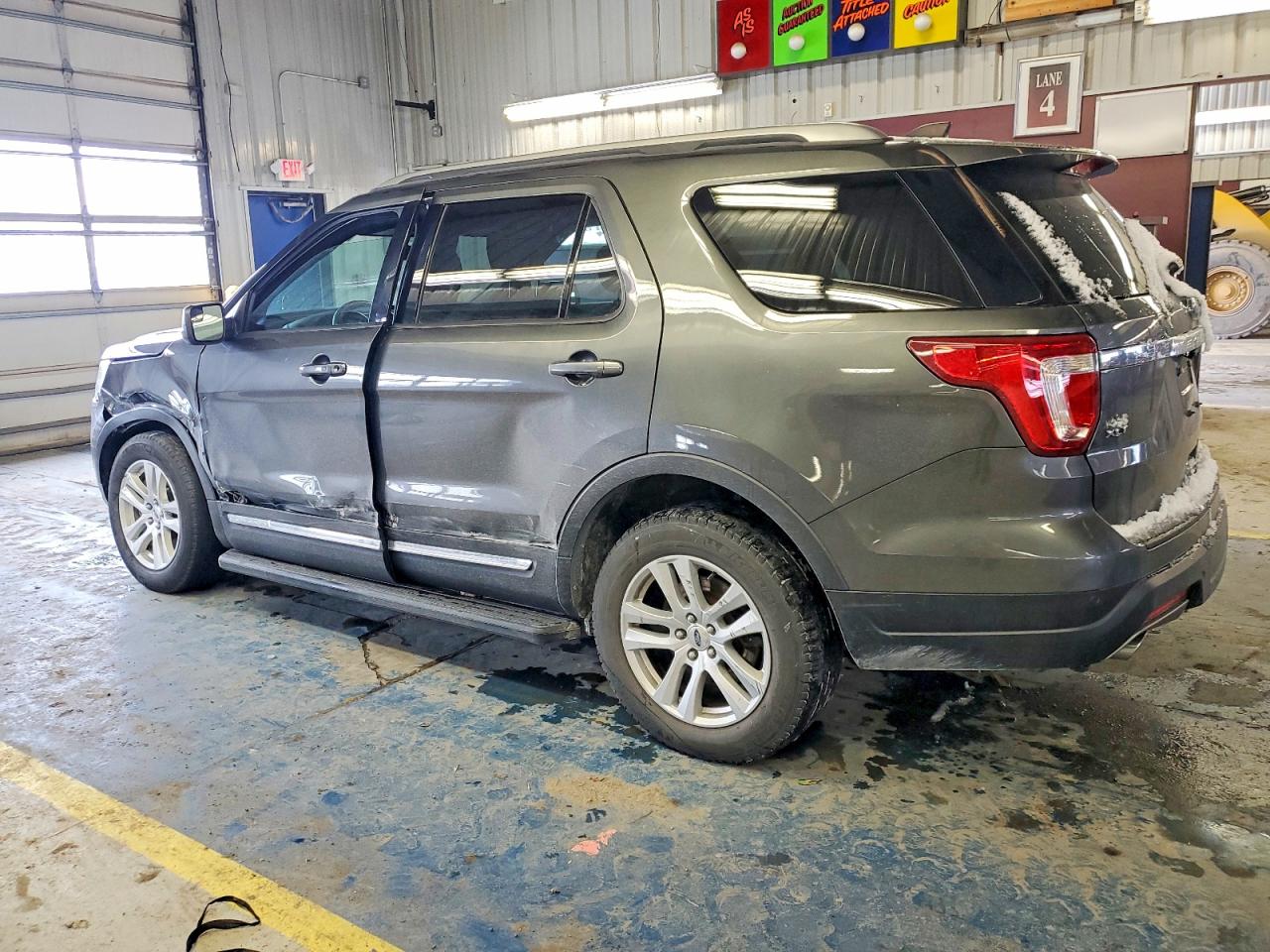 2018 FORD EXPLORER XLT photo 2