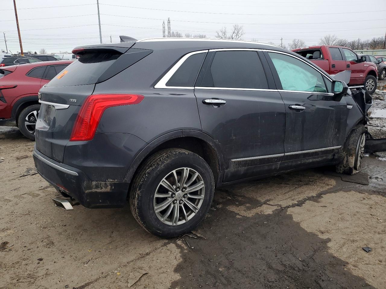 2017 CADILLAC XT5 LUXURY photo 3