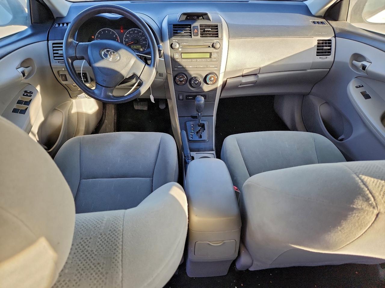 2013 TOYOTA COROLLA BASE photo 8