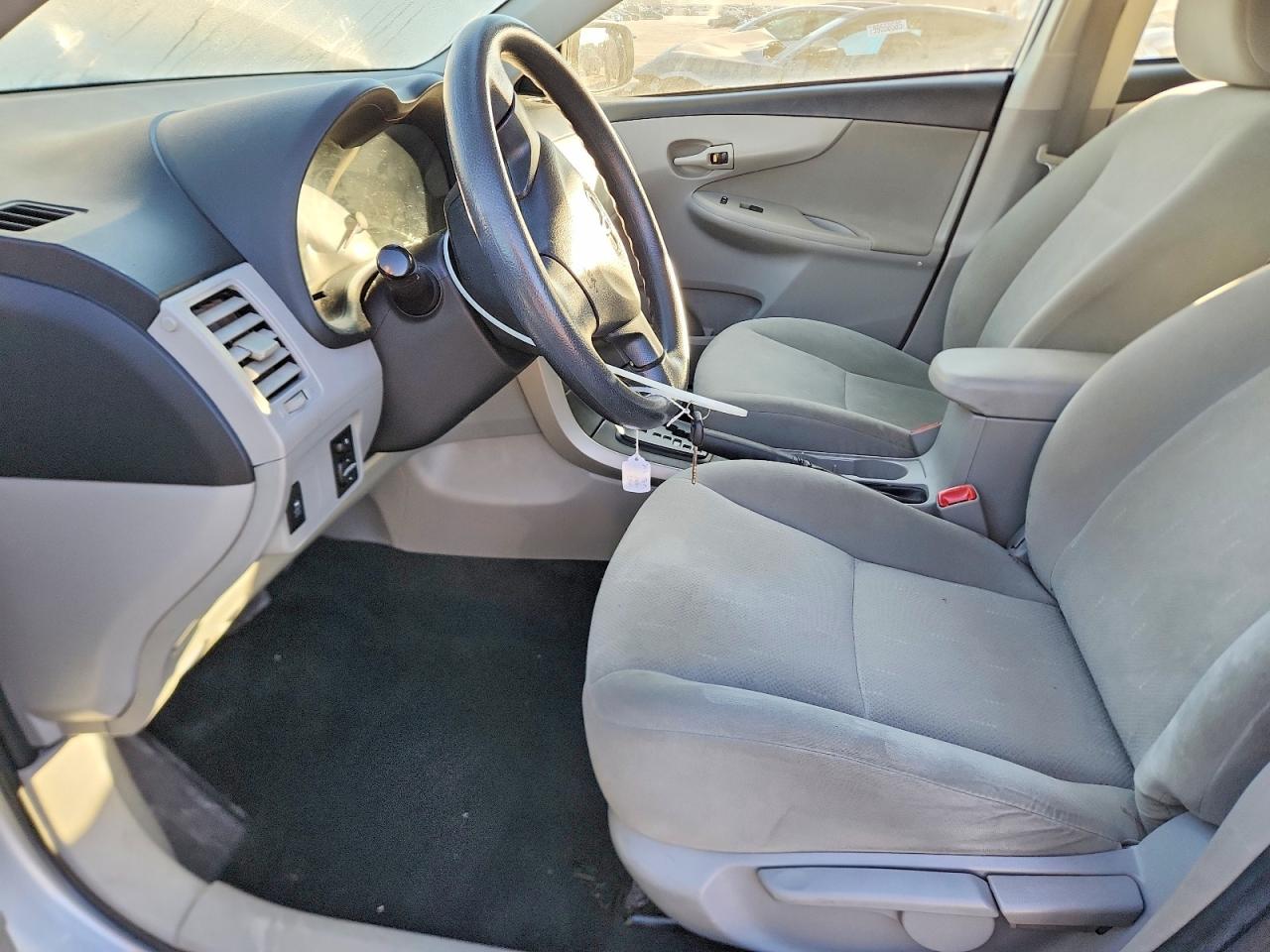 2013 TOYOTA COROLLA BASE photo 7