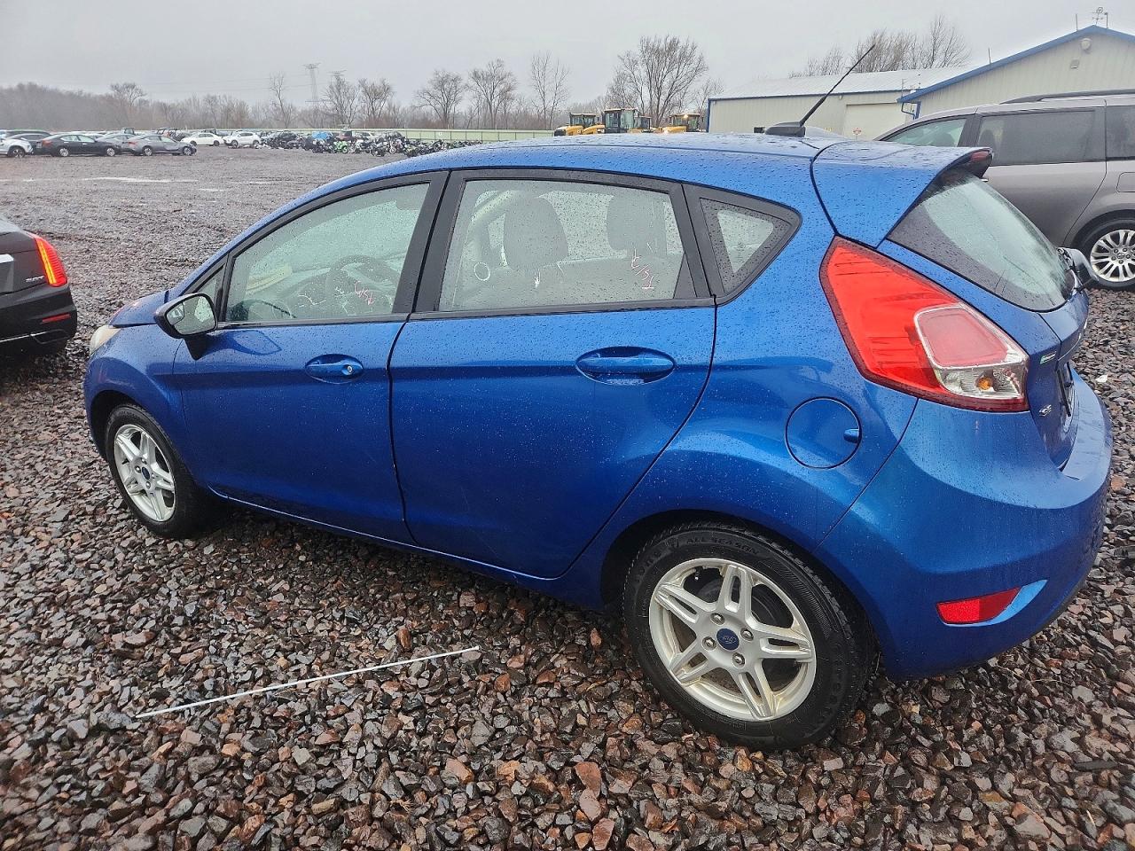2019 FORD FIESTA SE photo 2