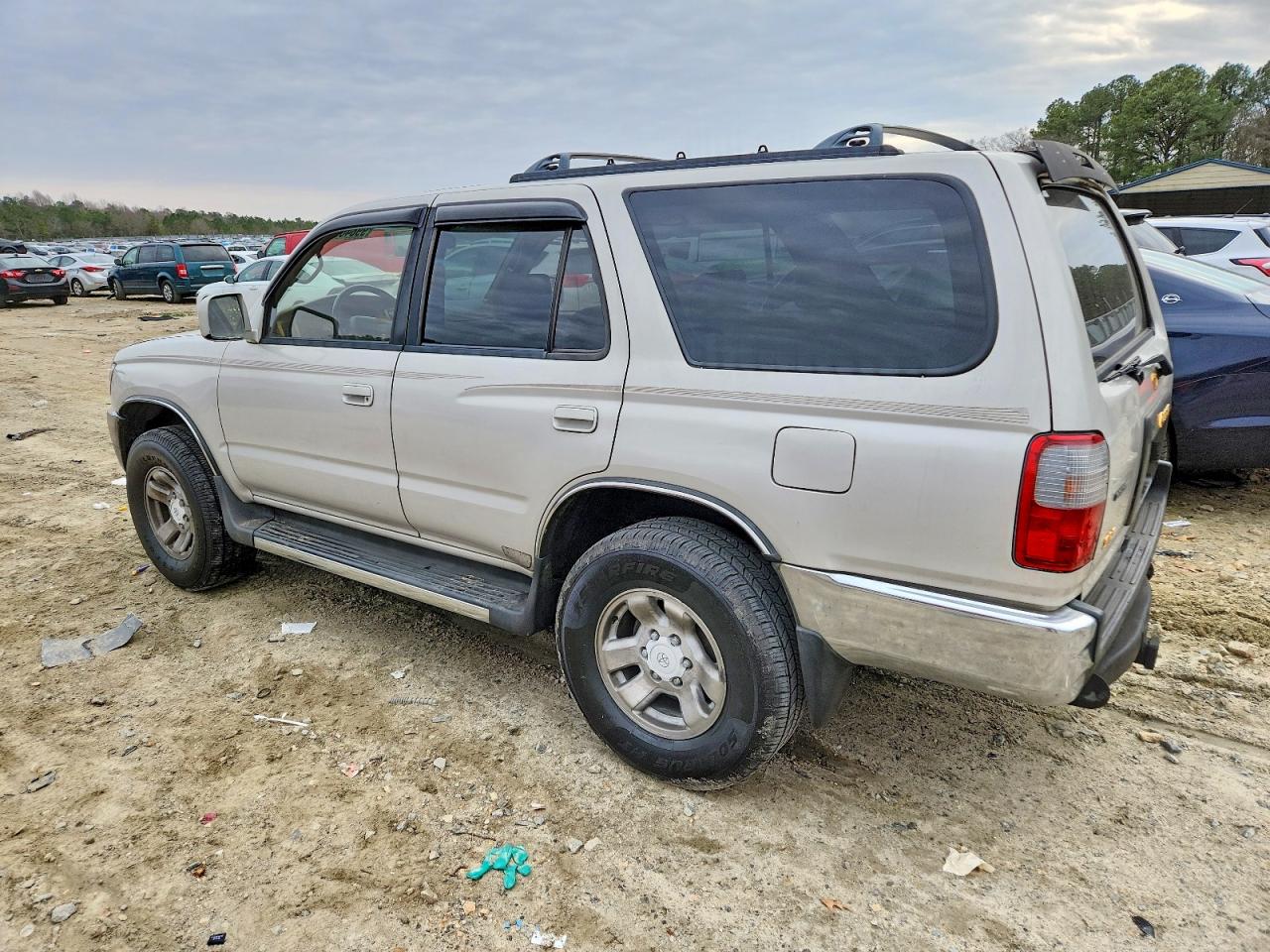 1997 TOYOTA 4RUNNER SR5 photo 2