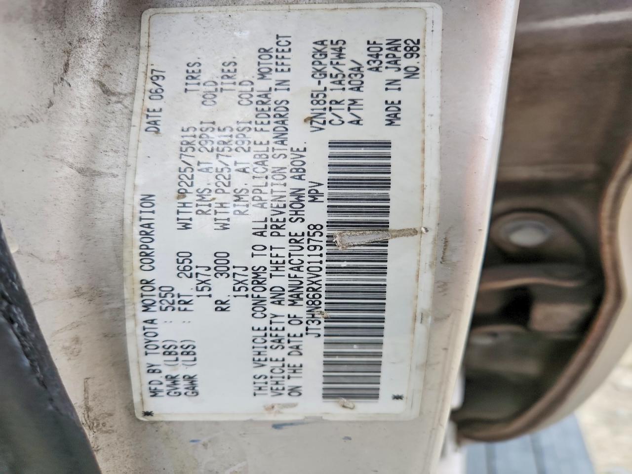 1997 TOYOTA 4RUNNER SR5 photo 13
