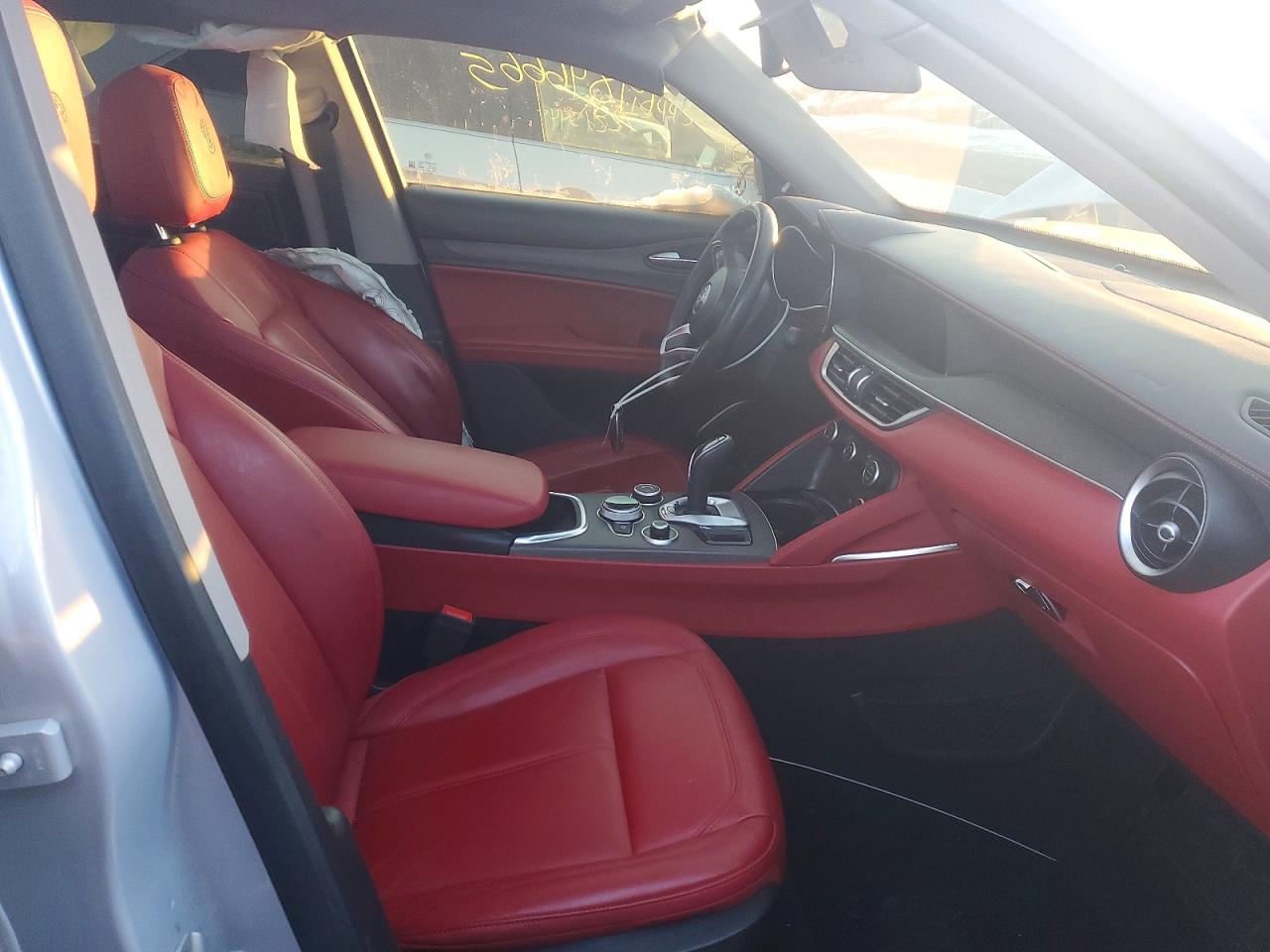 2021 ALFA ROMEO STELVIO TI photo 13