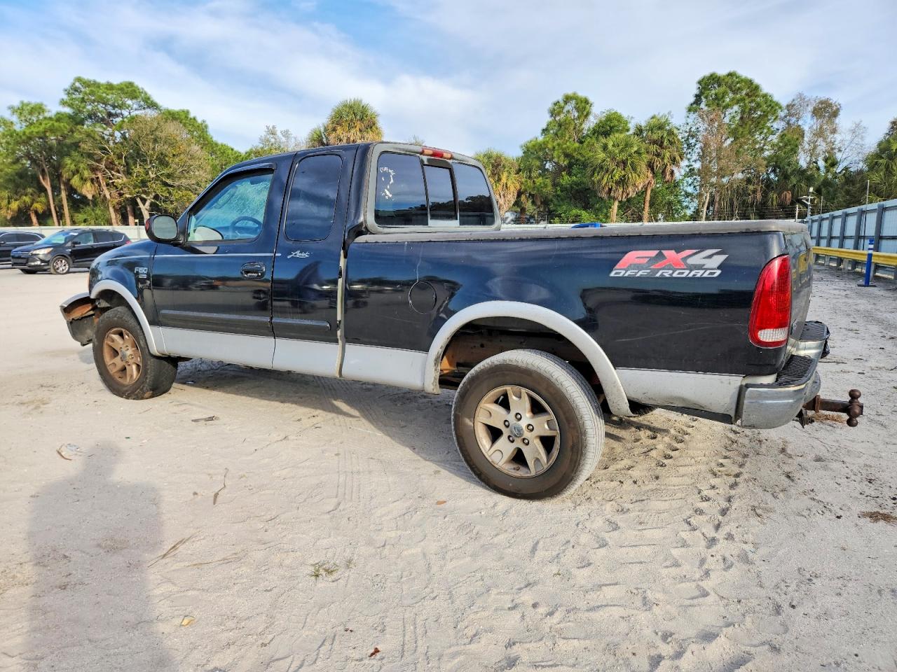 2003 FORD F150 photo 2