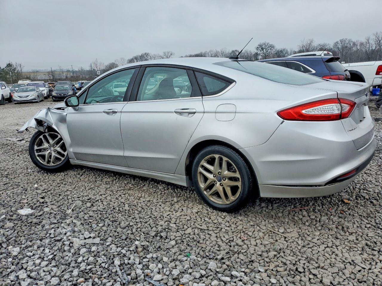 2016 FORD FUSION SE photo 2