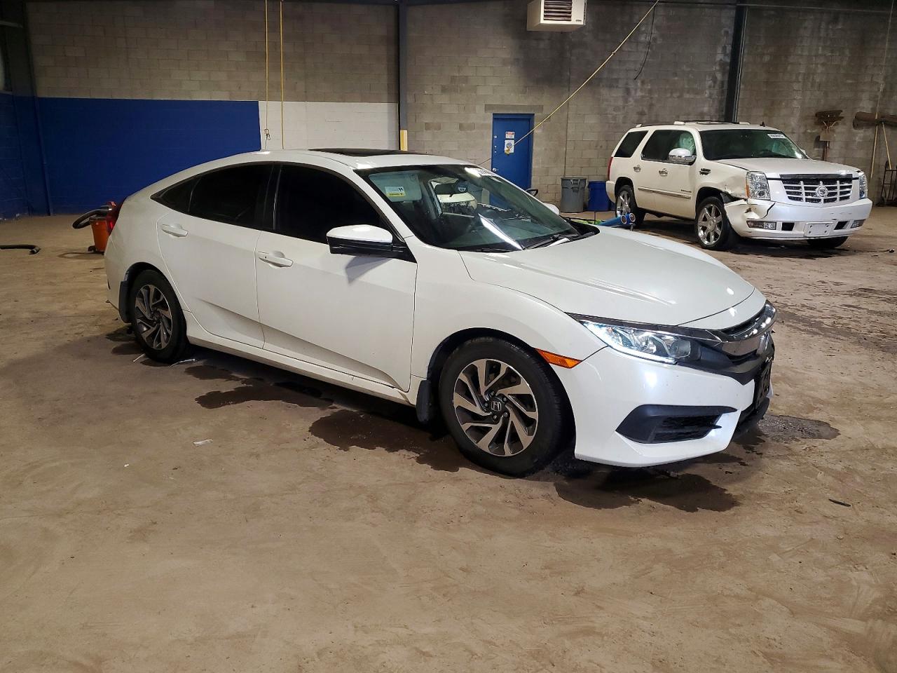 2017 HONDA CIVIC EX photo 4