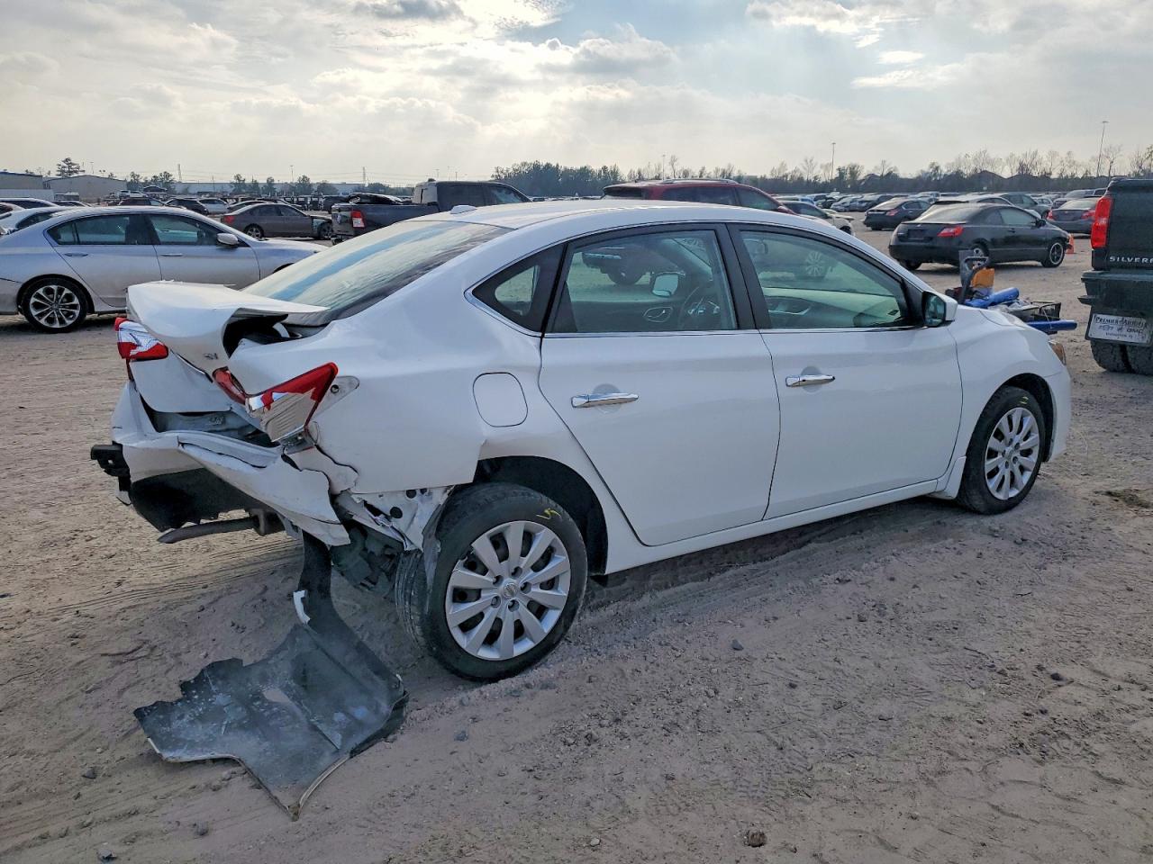 2016 NISSAN SENTRA S photo 3