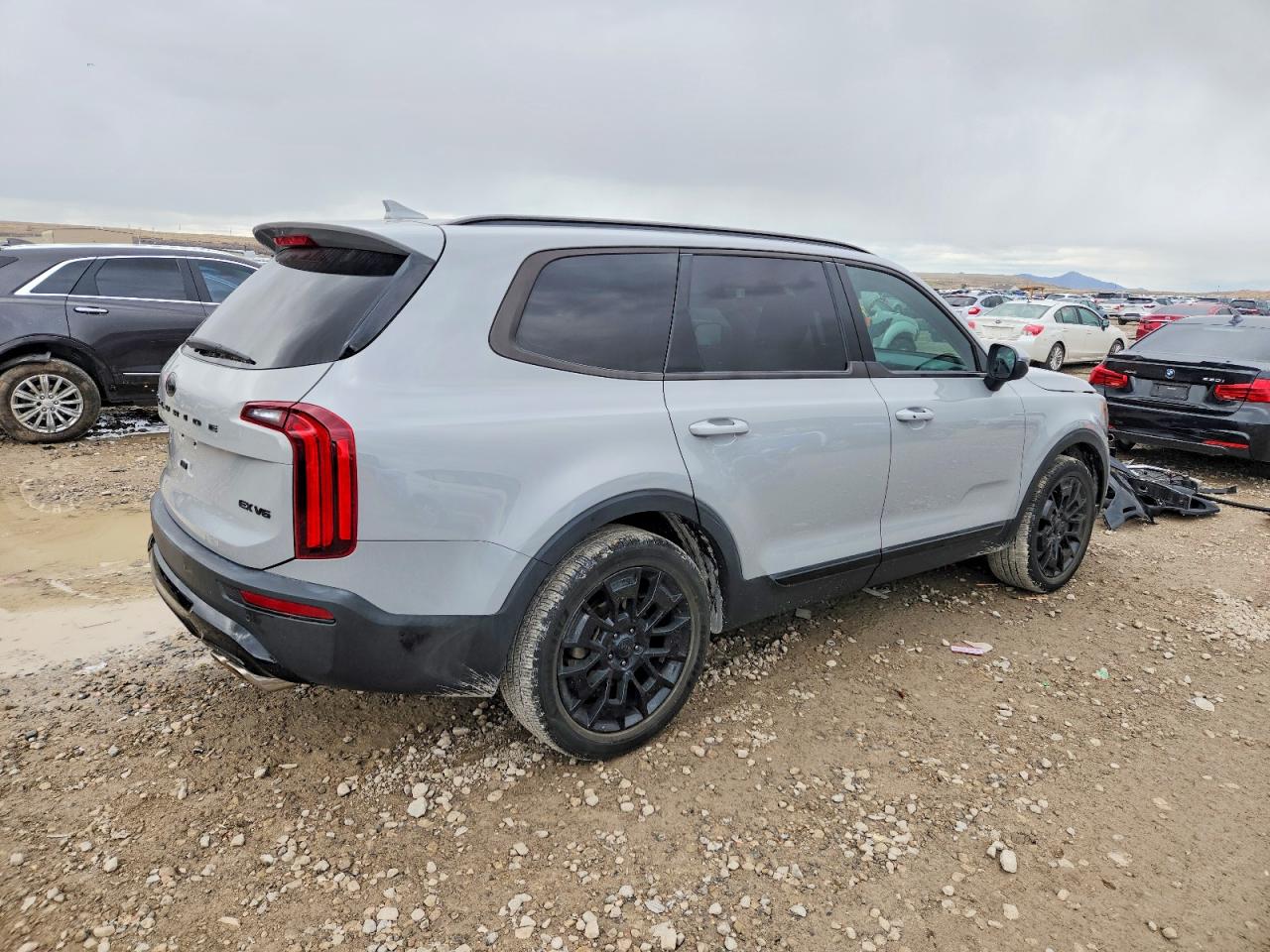 2021 KIA TELLURIDE EX photo 3