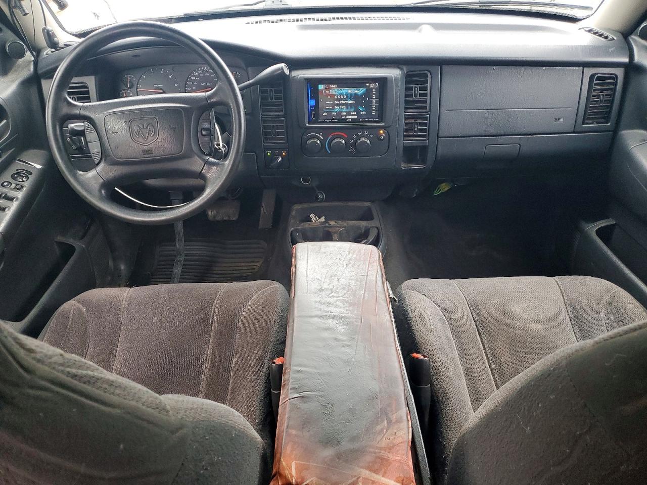 2004 DODGE DAKOTA QUAD SLT photo 8