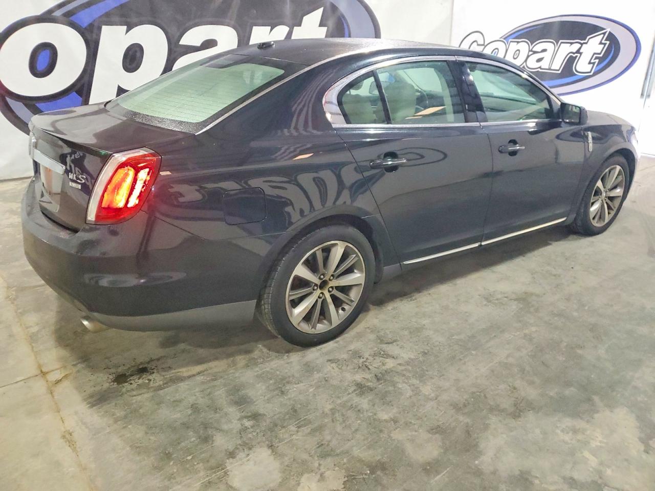 2009 LINCOLN MKS photo 3