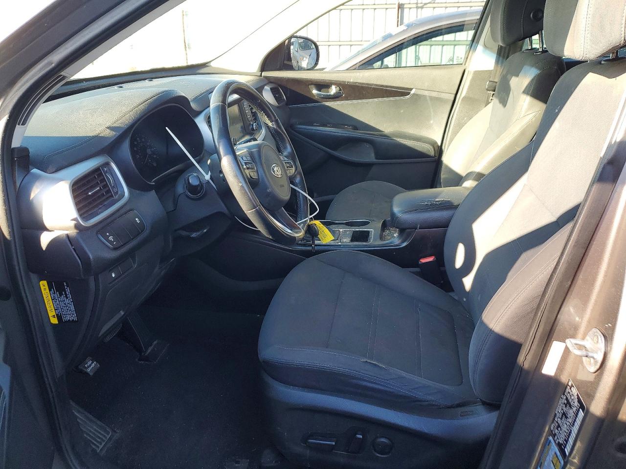 2017 KIA SORENTO LX photo 7