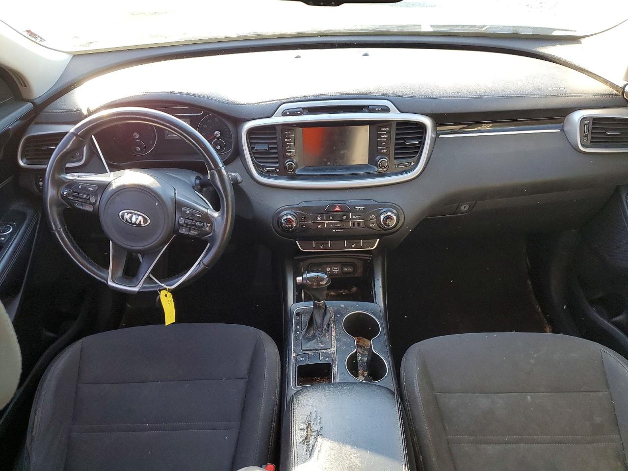 2017 KIA SORENTO LX photo 8