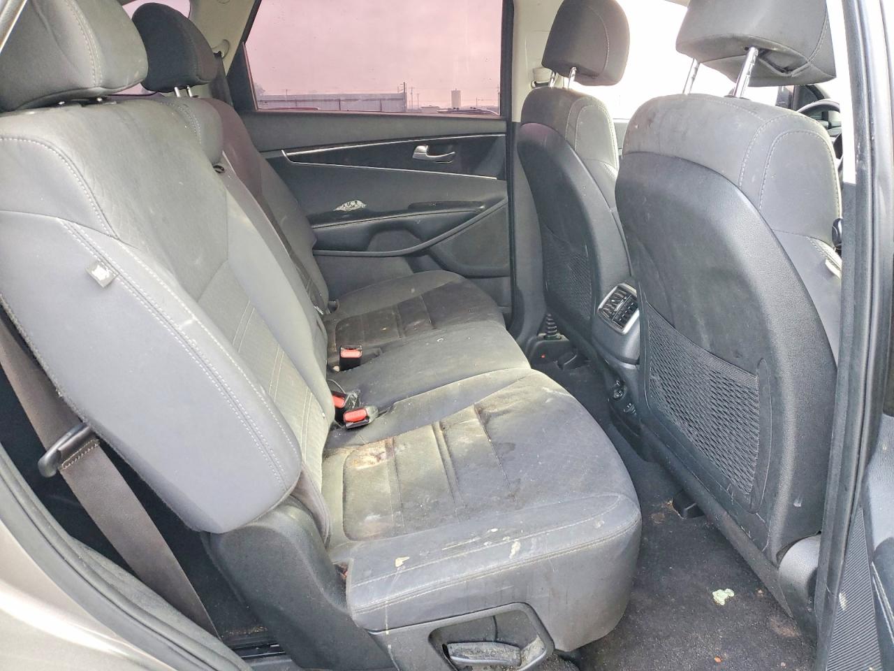 2017 KIA SORENTO LX photo 11