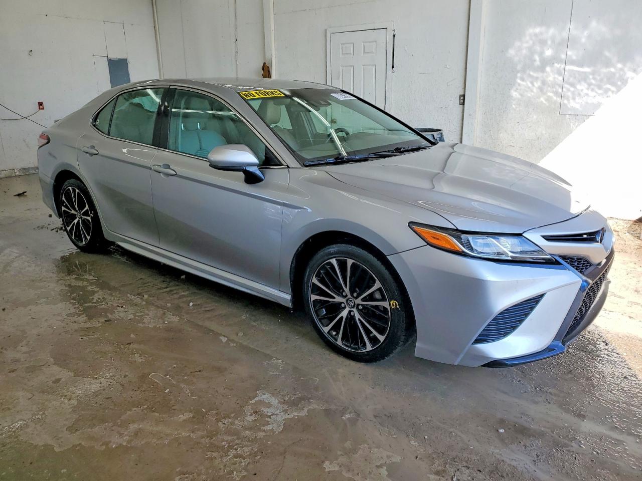 2018 TOYOTA CAMRY L photo 4