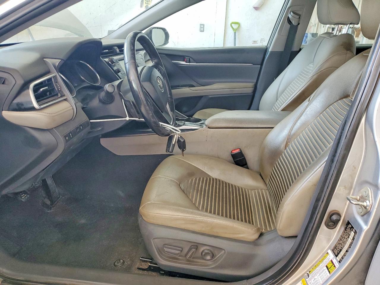 2018 TOYOTA CAMRY L photo 7