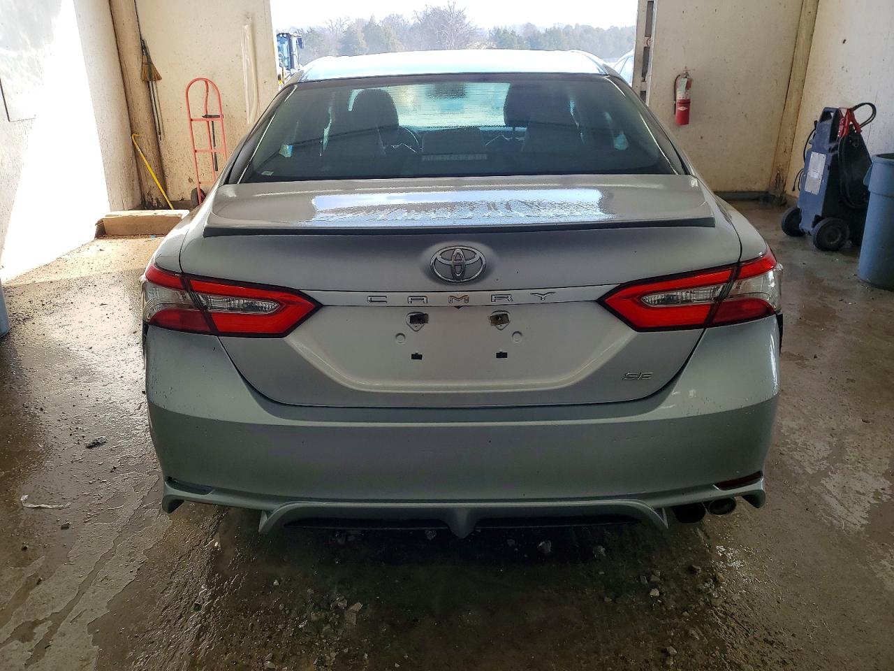 2018 TOYOTA CAMRY L photo 6