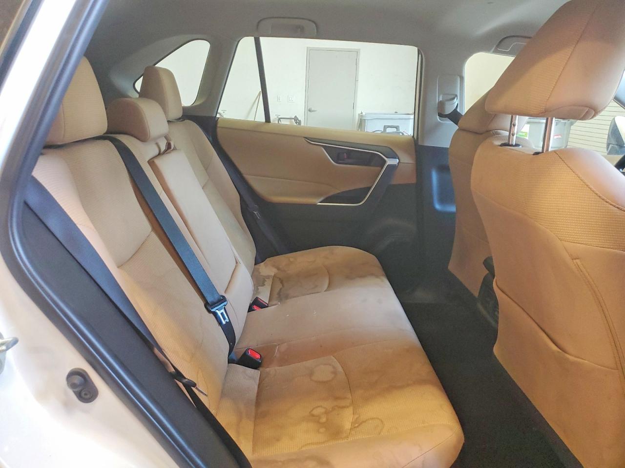 2022 TOYOTA RAV4 LE photo 10