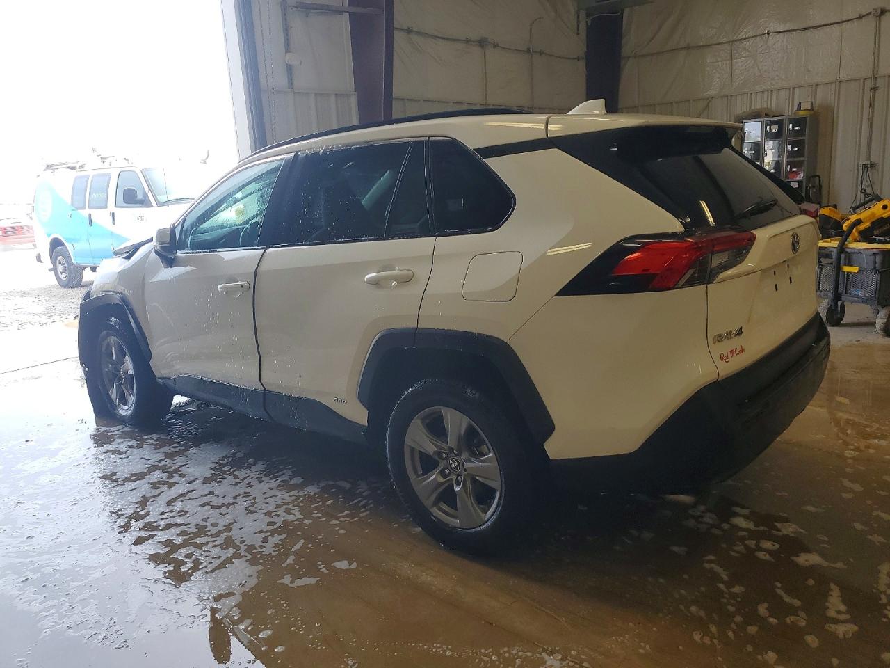 2022 TOYOTA RAV4 LE photo 2