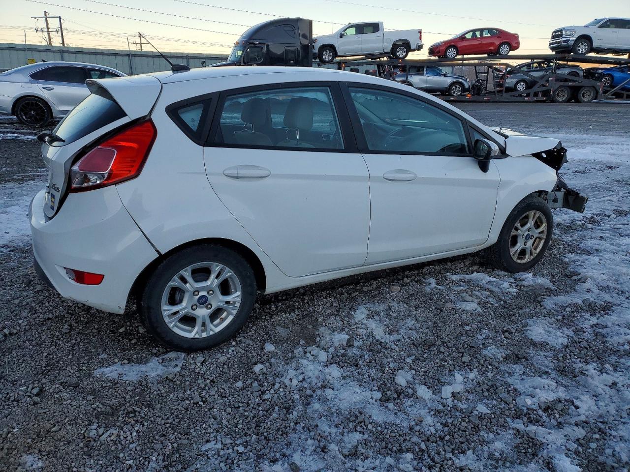 2016 FORD FIESTA SE photo 3