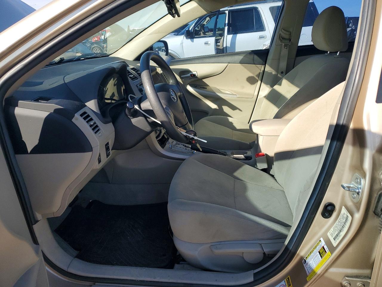 2012 TOYOTA COROLLA BASE photo 7