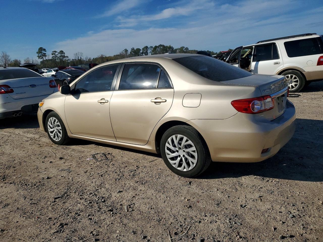 2012 TOYOTA COROLLA BASE photo 2