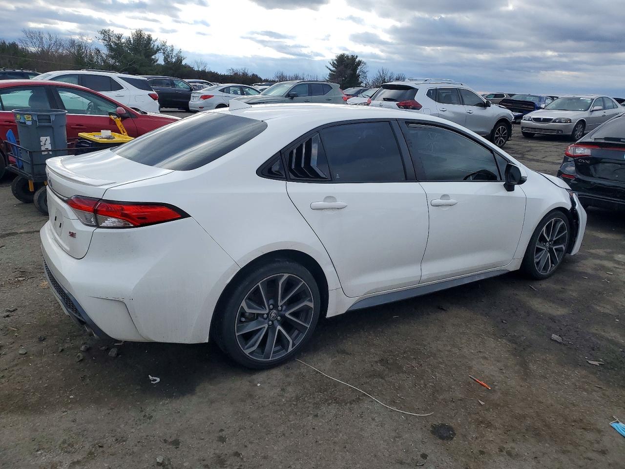 2022 TOYOTA COROLLA SE photo 3