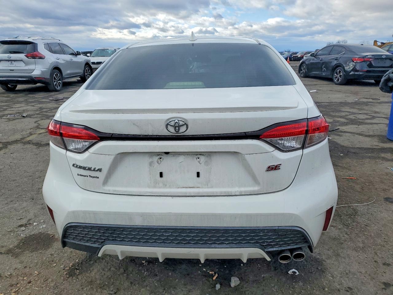 2022 TOYOTA COROLLA SE photo 6