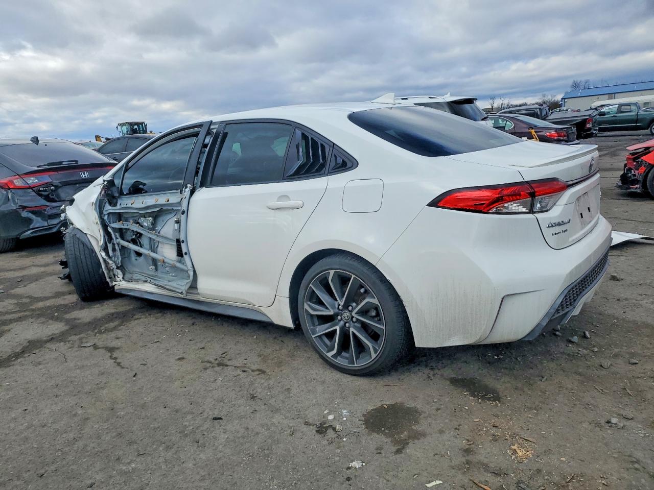 2022 TOYOTA COROLLA SE photo 2