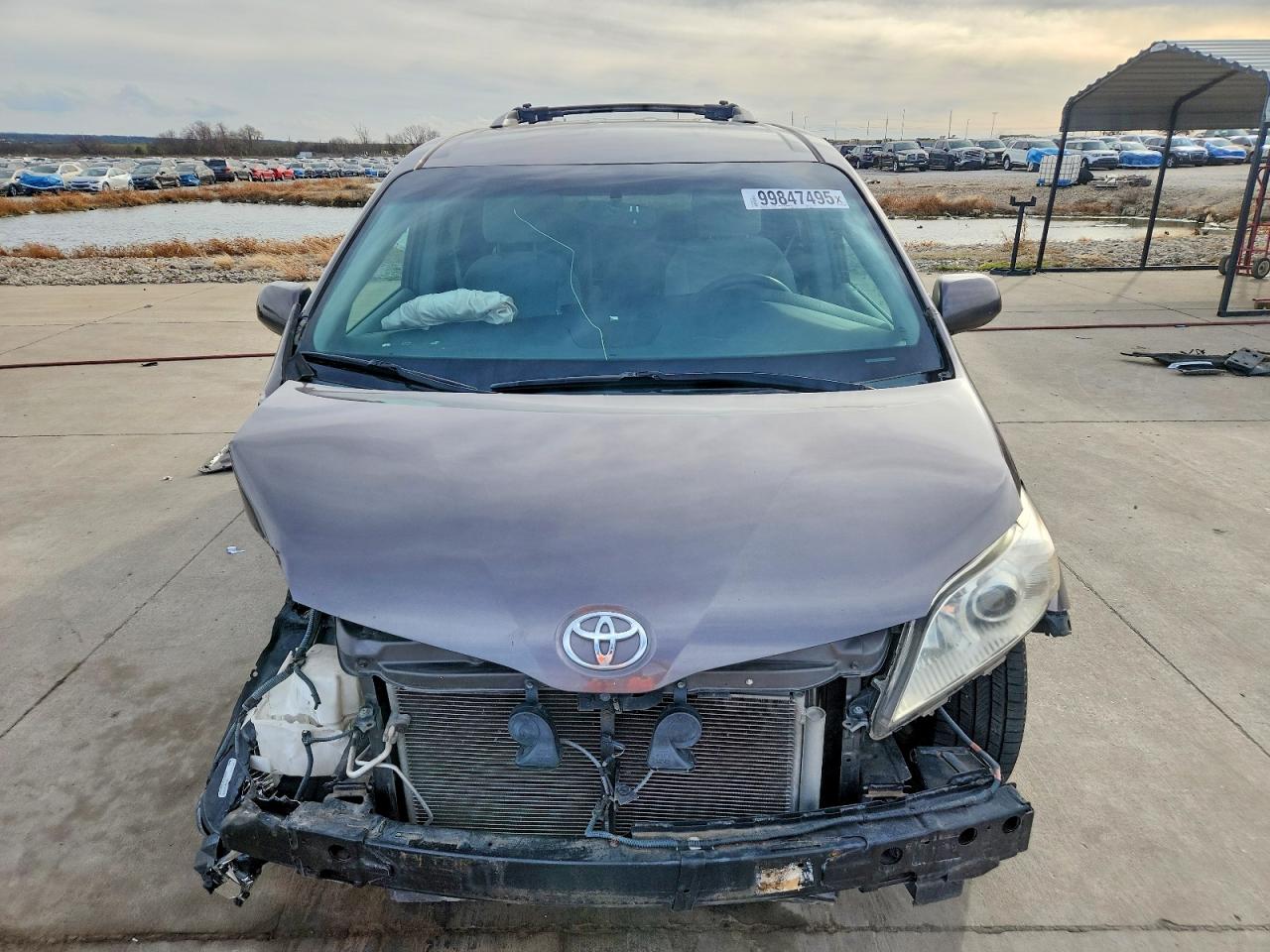 2015 TOYOTA SIENNA LE photo 5