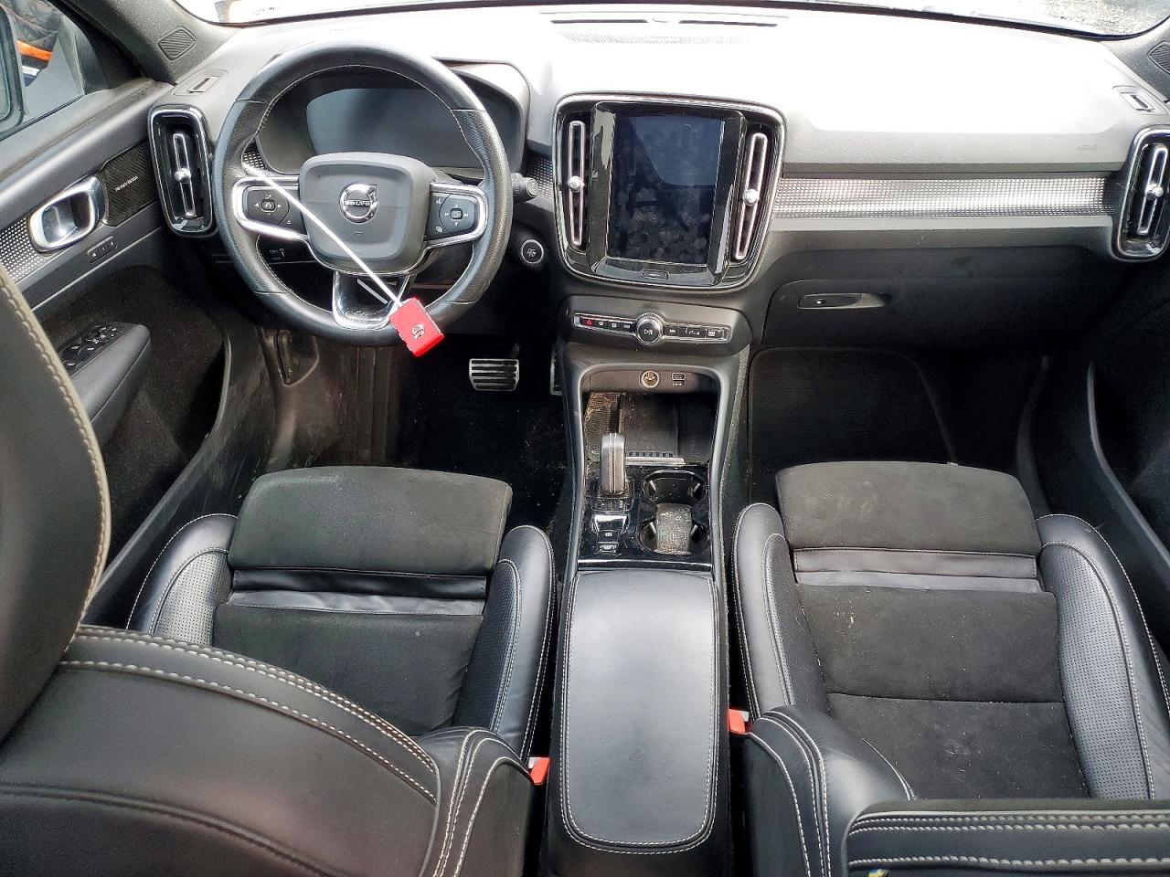 2021 VOLVO XC40 T5 R-DESIGN photo 8