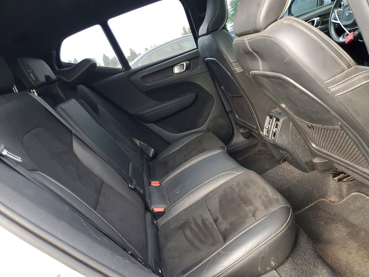 2021 VOLVO XC40 T5 R-DESIGN photo 11