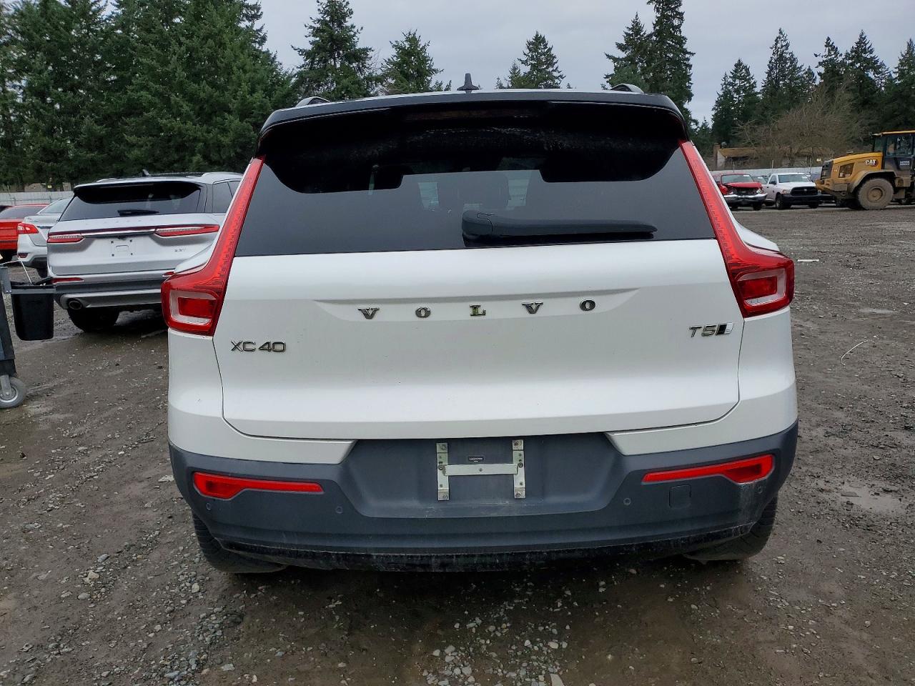 2021 VOLVO XC40 T5 R-DESIGN photo 6