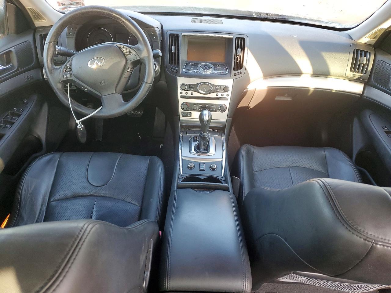 2013 INFINITI G37 photo 8