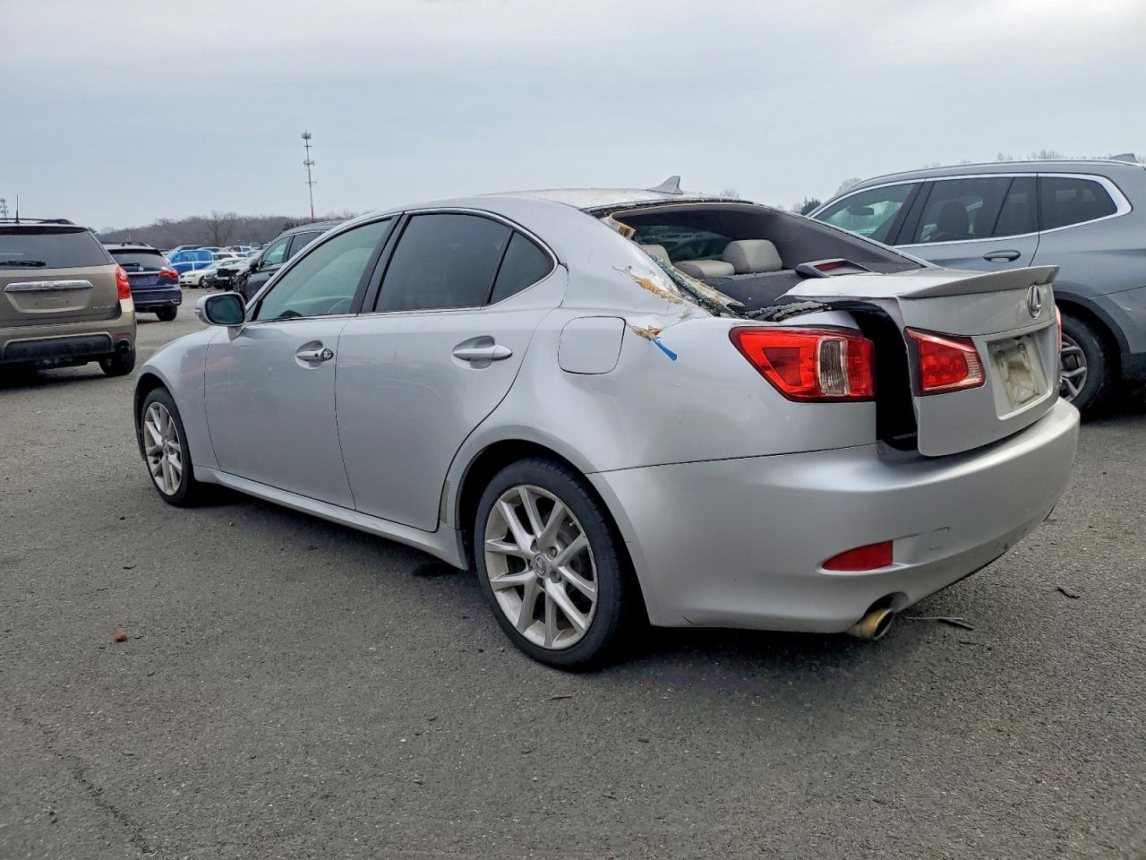 2011 LEXUS IS 250 photo 2