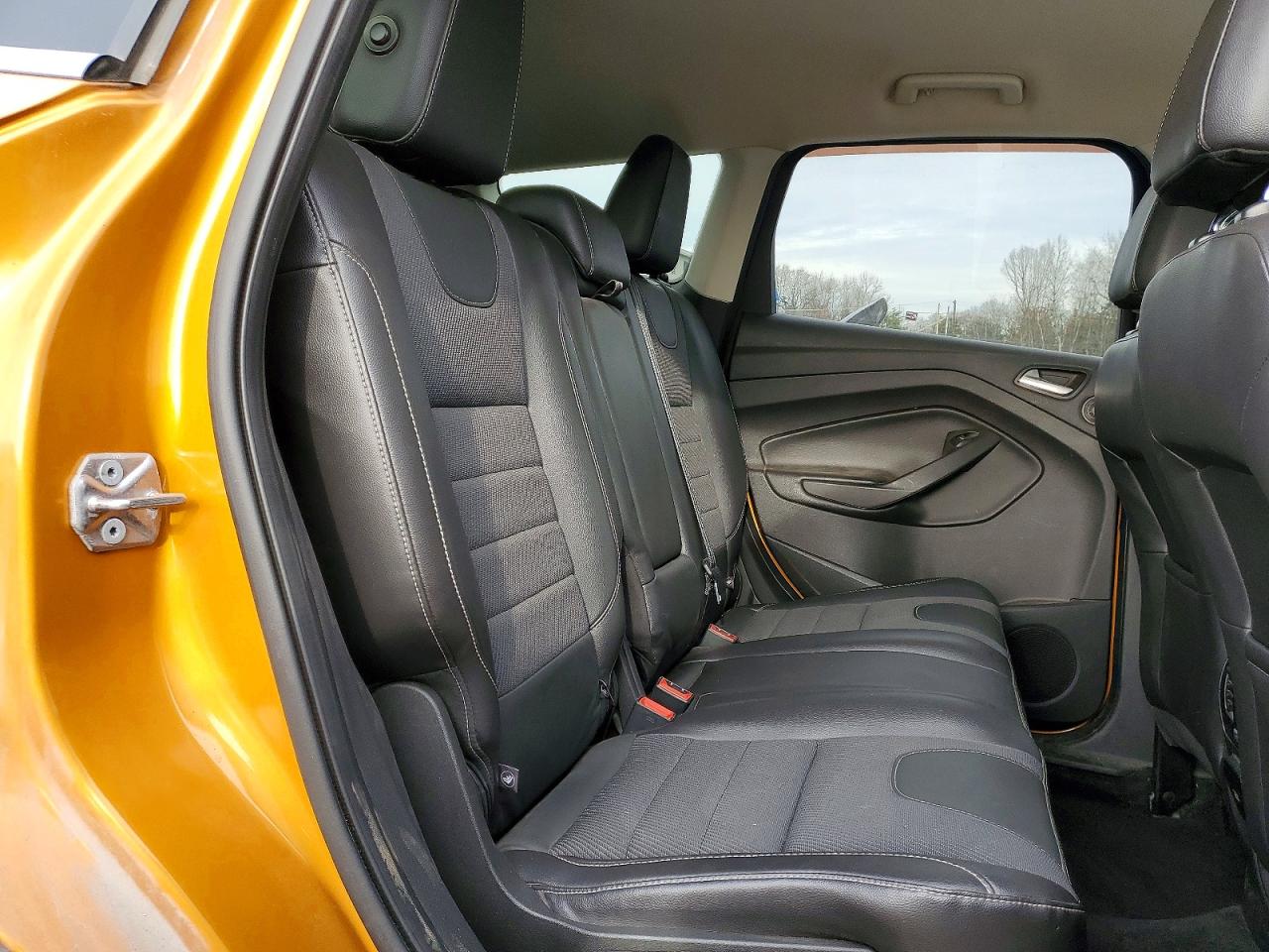 2016 FORD ESCAPE SE photo 10
