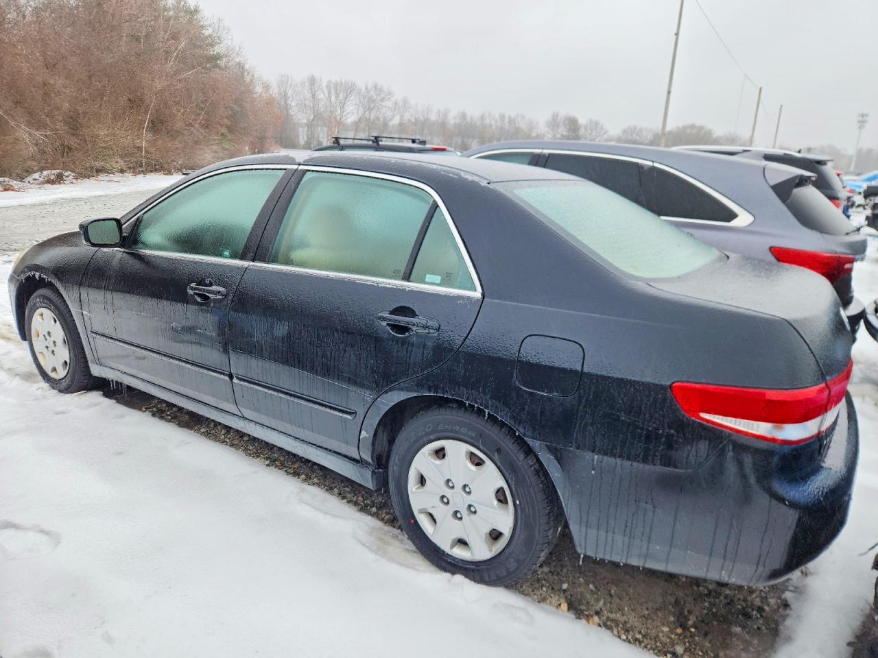 2004 HONDA ACCORD LX photo 2