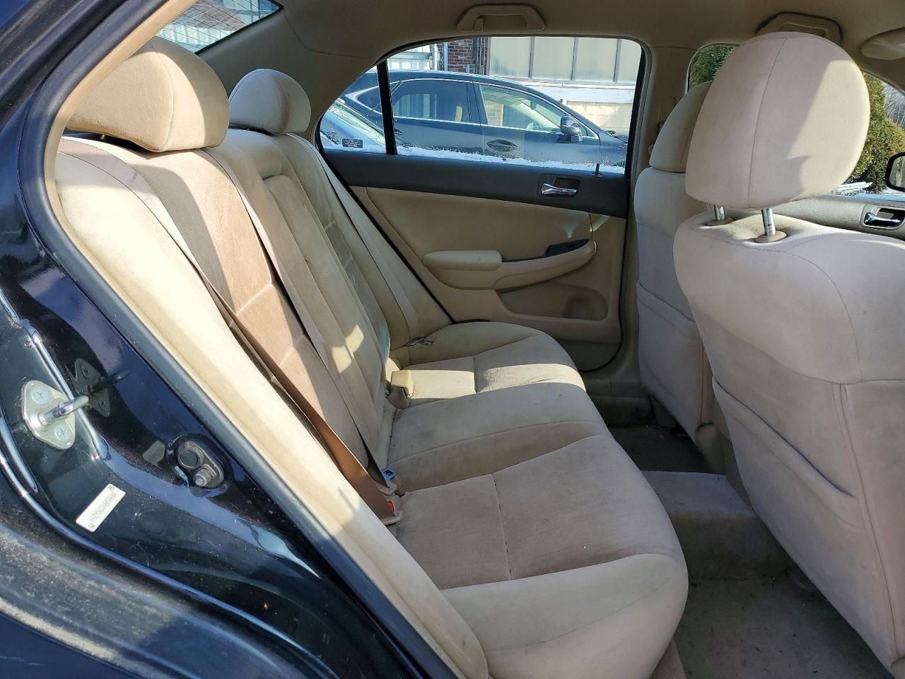 2004 HONDA ACCORD LX photo 10