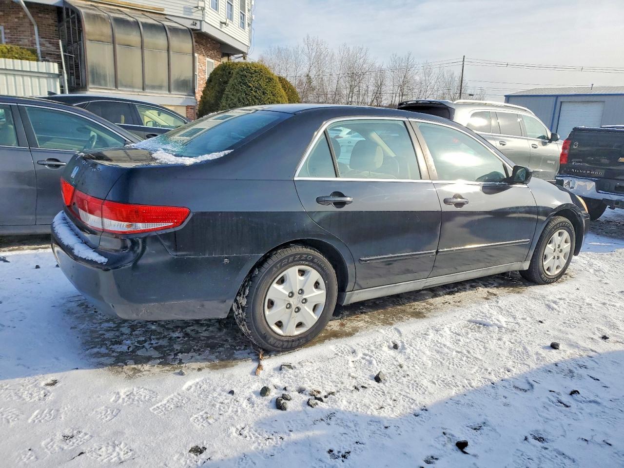 2004 HONDA ACCORD LX photo 3