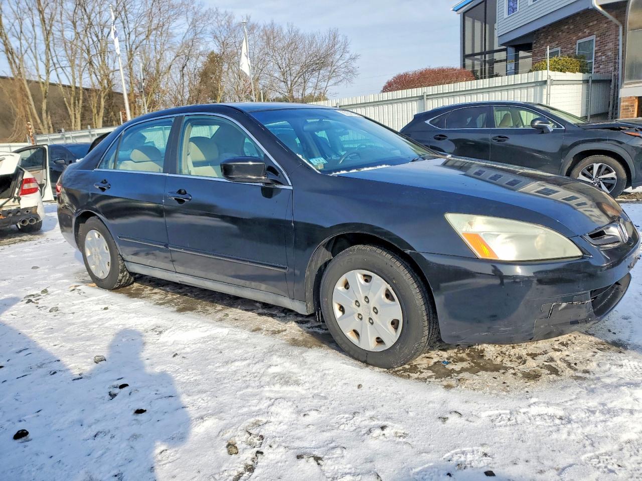 2004 HONDA ACCORD LX photo 4