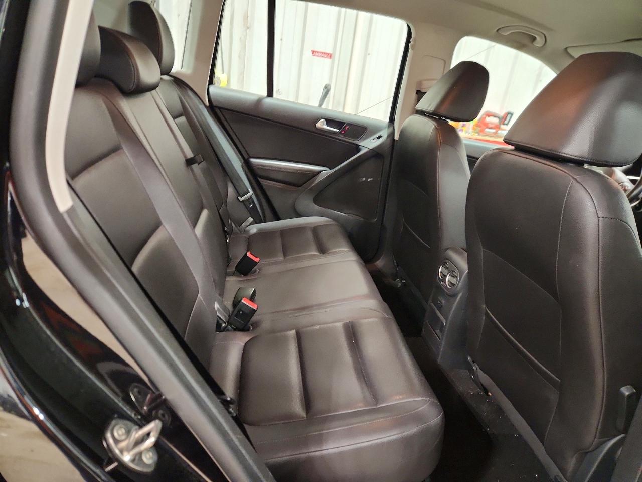 2016 VOLKSWAGEN TIGUAN S photo 11
