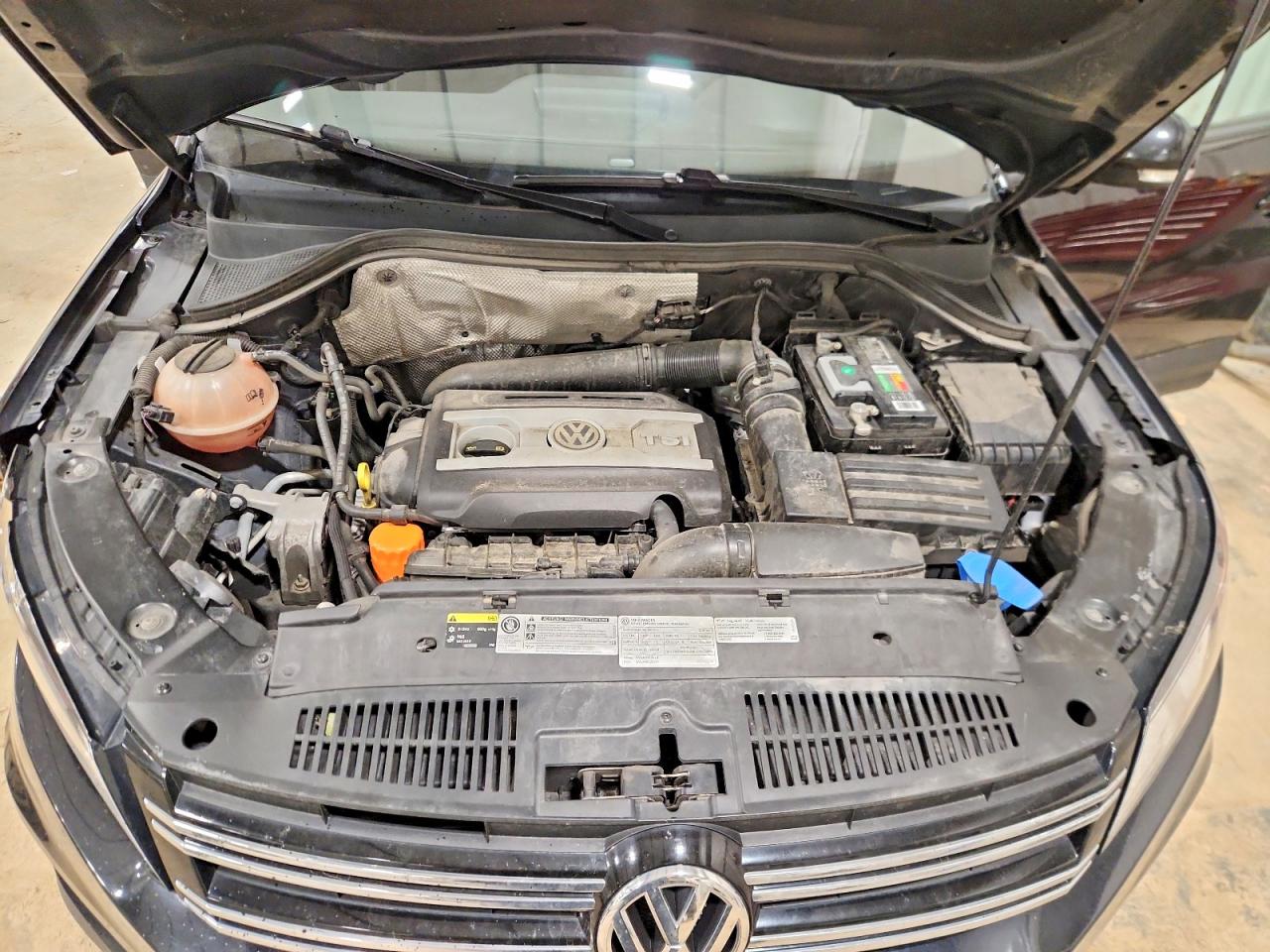 2016 VOLKSWAGEN TIGUAN S photo 12