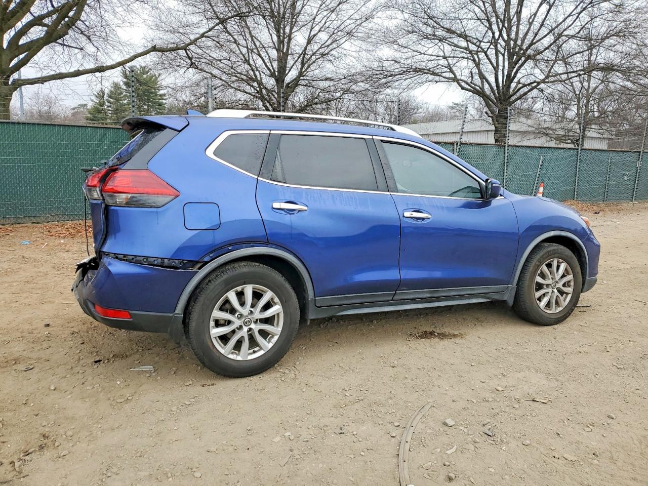 2018 NISSAN ROGUE S photo 3