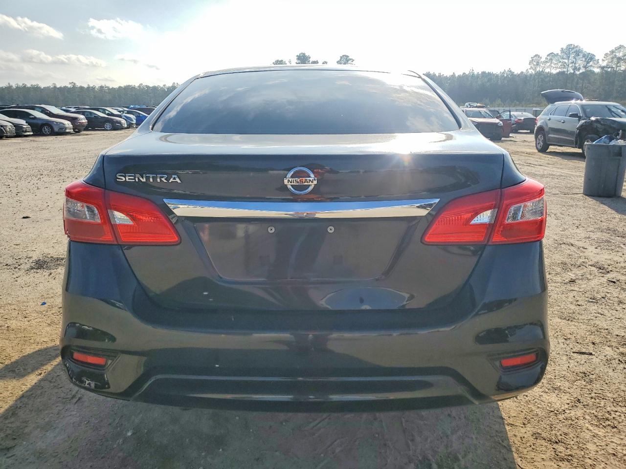 2017 NISSAN SENTRA S photo 6