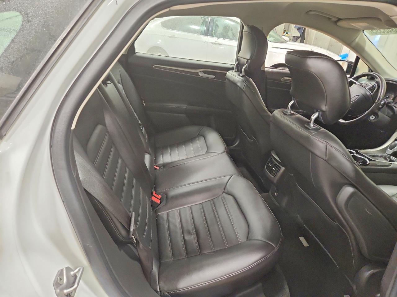 2014 FORD FUSION SE photo 10