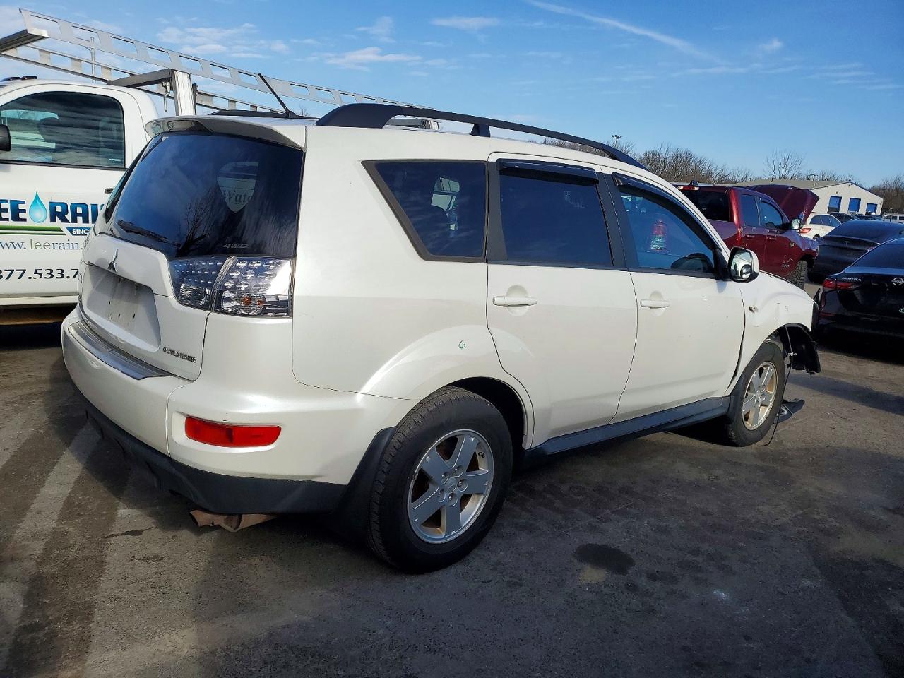 2010 MITSUBISHI OUTLANDER ES photo 3
