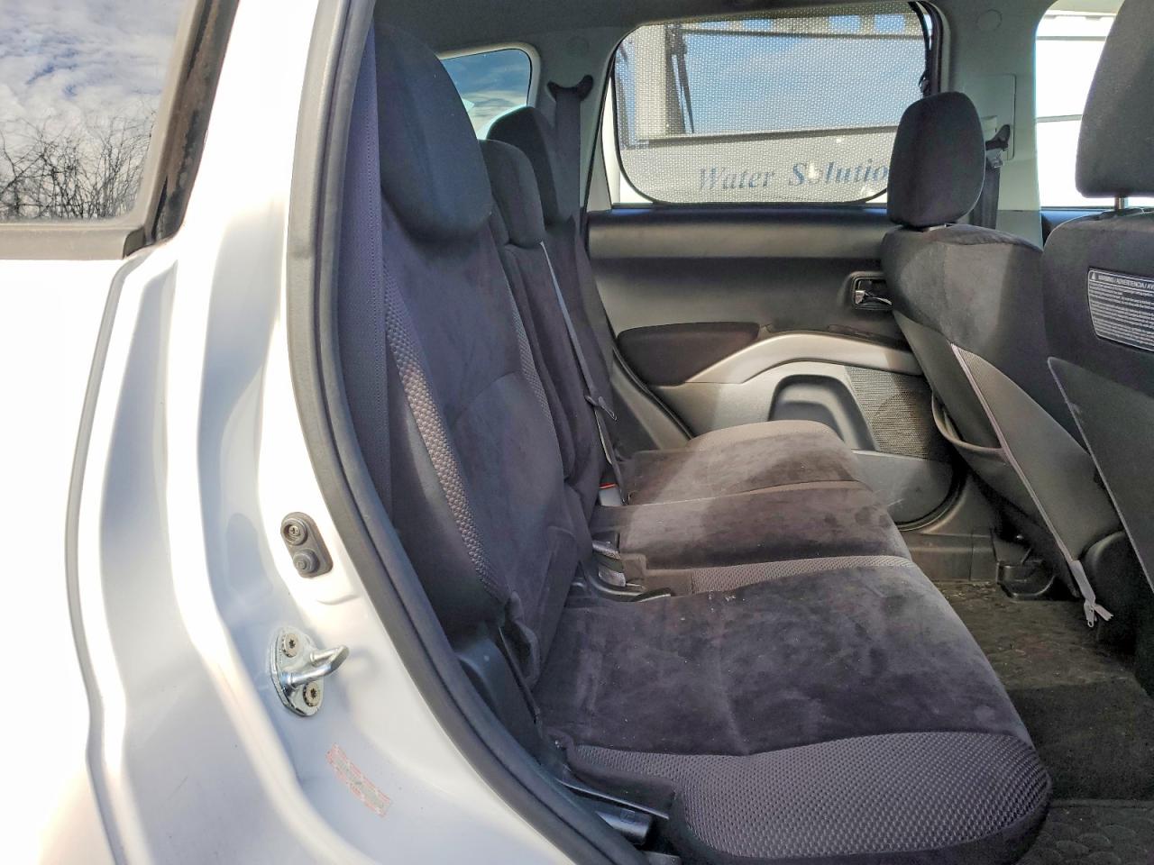 2010 MITSUBISHI OUTLANDER ES photo 10