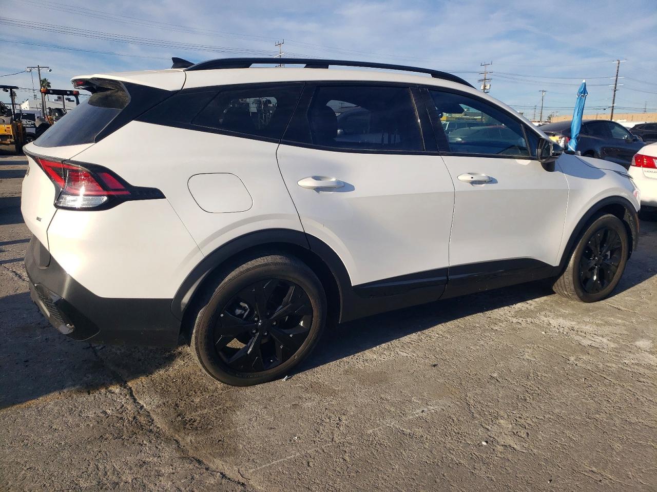 2025 KIA SPORTAGE X LINE photo 3