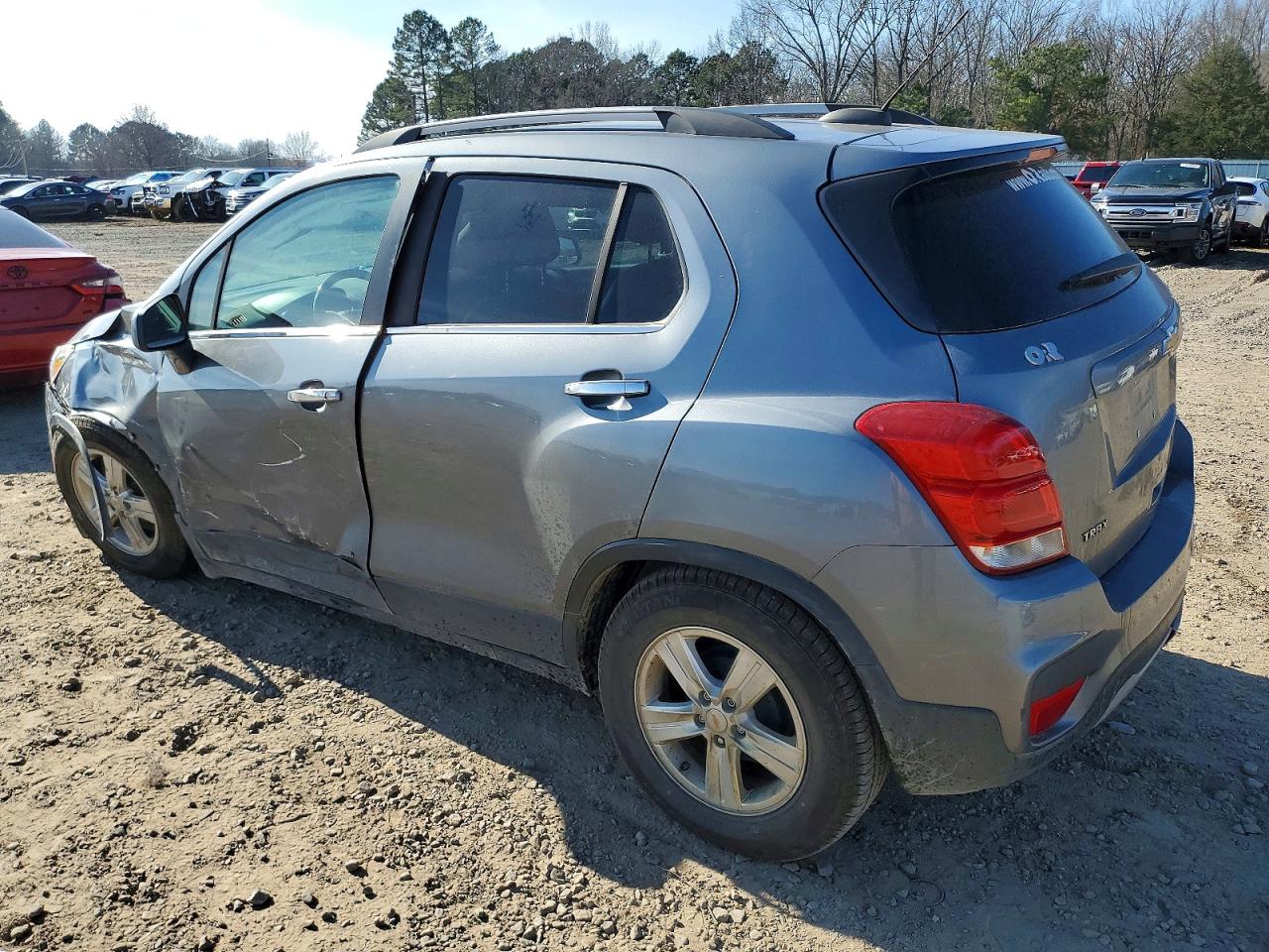 2019 CHEVROLET TRAX 1LT photo 2